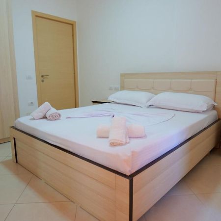 Almare Apartments Vlorë Exteriör bild