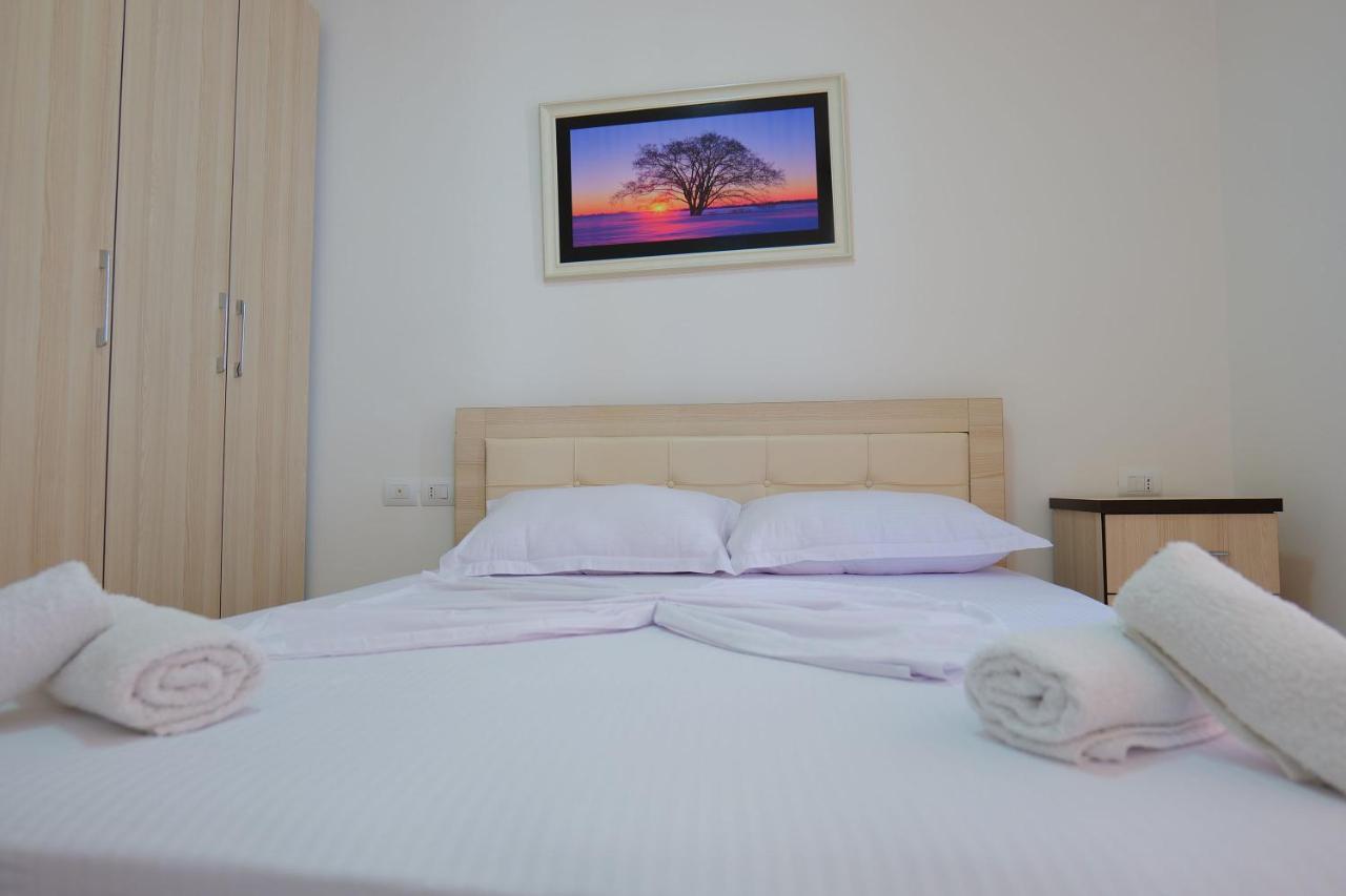 Almare Apartments Vlorë Exteriör bild