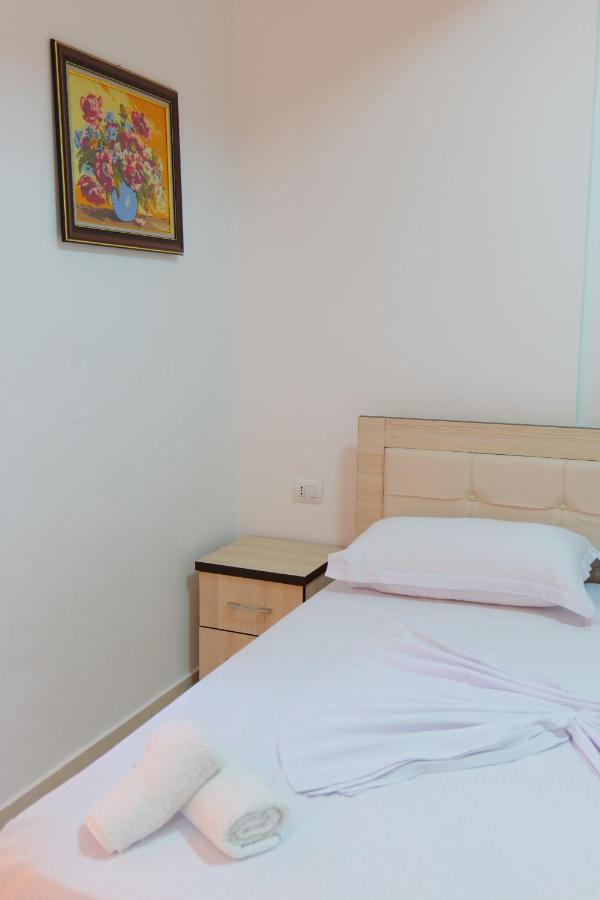 Almare Apartments Vlorë Exteriör bild